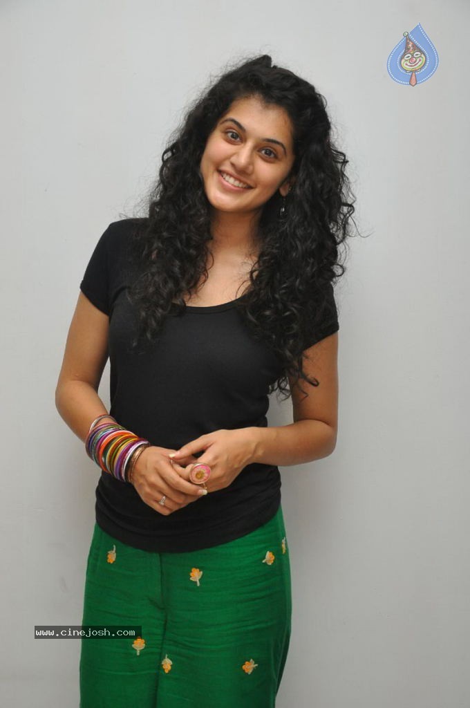 Tapsee Latest Stills - 41 / 72 photos