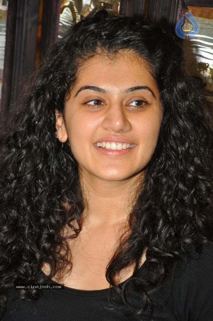 Tapsee Latest Stills - 66 / 72 photos