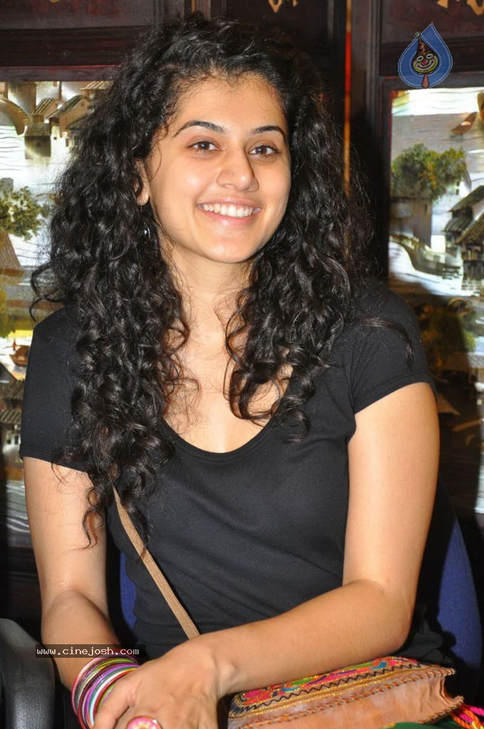 Tapsee Latest Stills - 70 / 72 photos