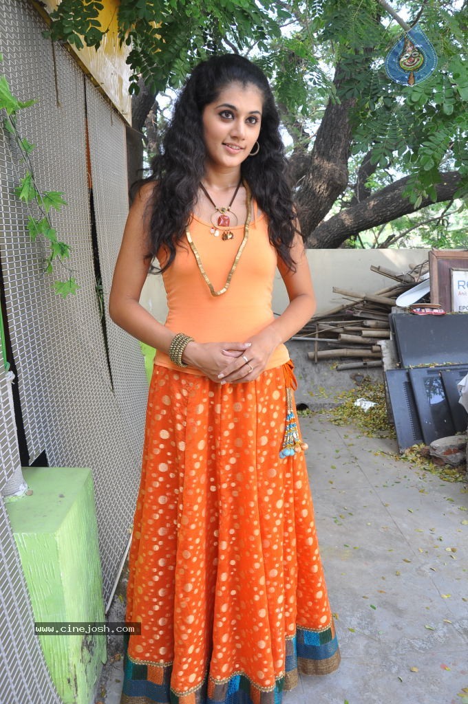 Tapsee Latest Stills - 9 / 52 photos