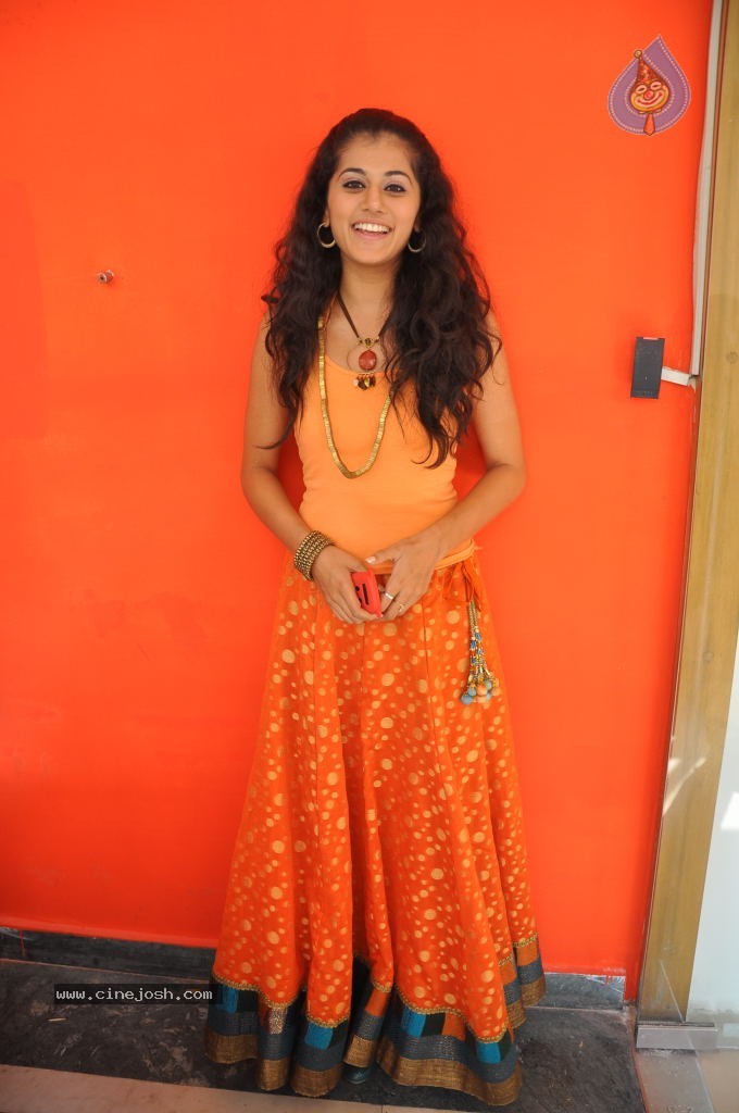 Tapsee Latest Stills - 10 / 52 photos