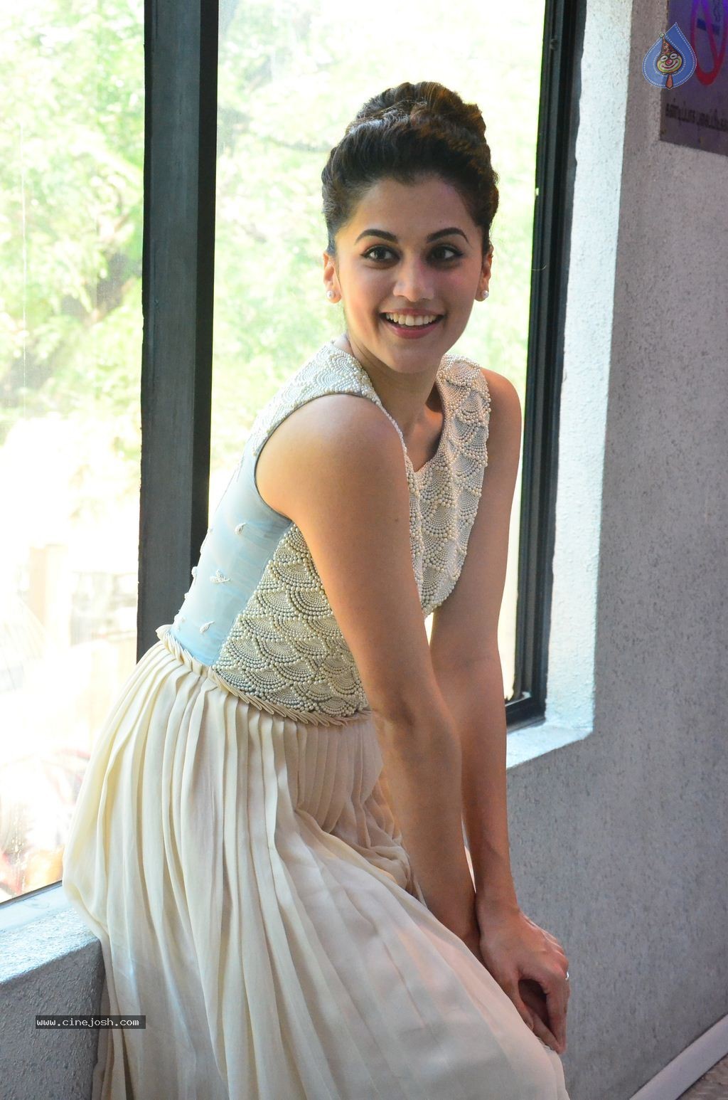 Tapsee New Photos - 9 / 27 photos
