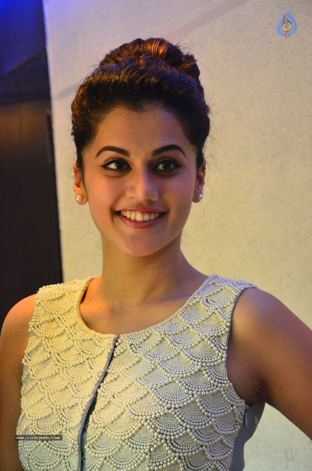 Tapsee New Photos - 12 / 27 photos
