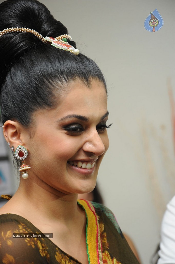 Tapsee New Pics - 9 / 102 photos