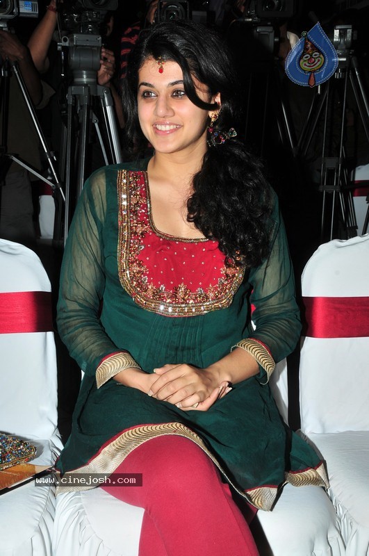 Tapsee New Stills - 41 / 41 photos