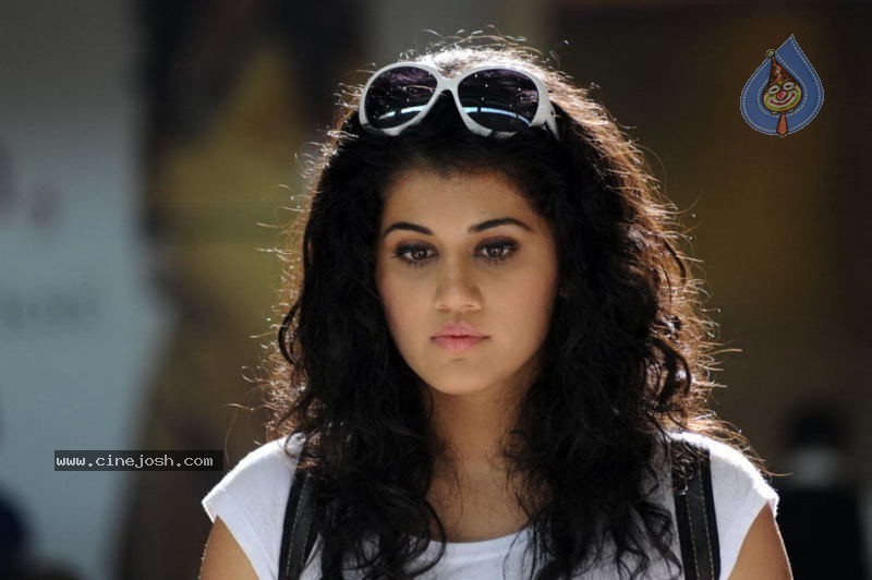 Tapsee New Stills - 2 / 23 photos