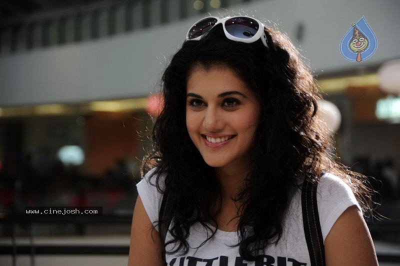 Tapsee New Stills - 22 / 23 photos