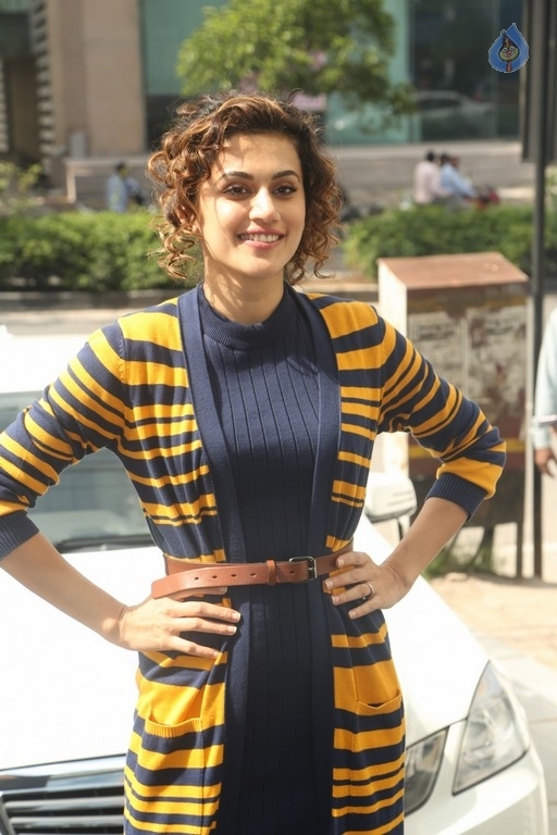 Taapsee Pannu New Pics - 8 / 15 photos