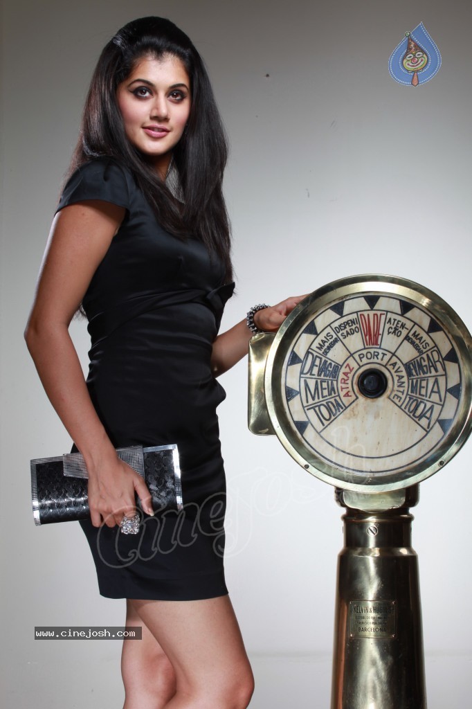 Tapsee Photo Shoot Stills - 26 / 77 photos