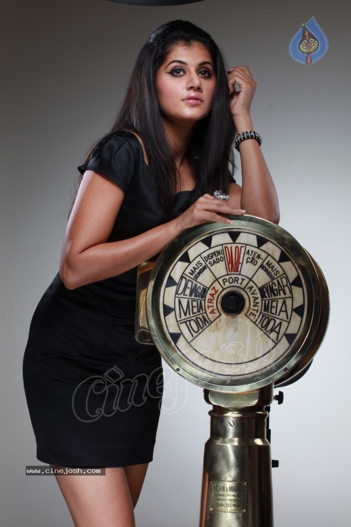 Tapsee Photo Shoot Stills - 34 / 77 photos