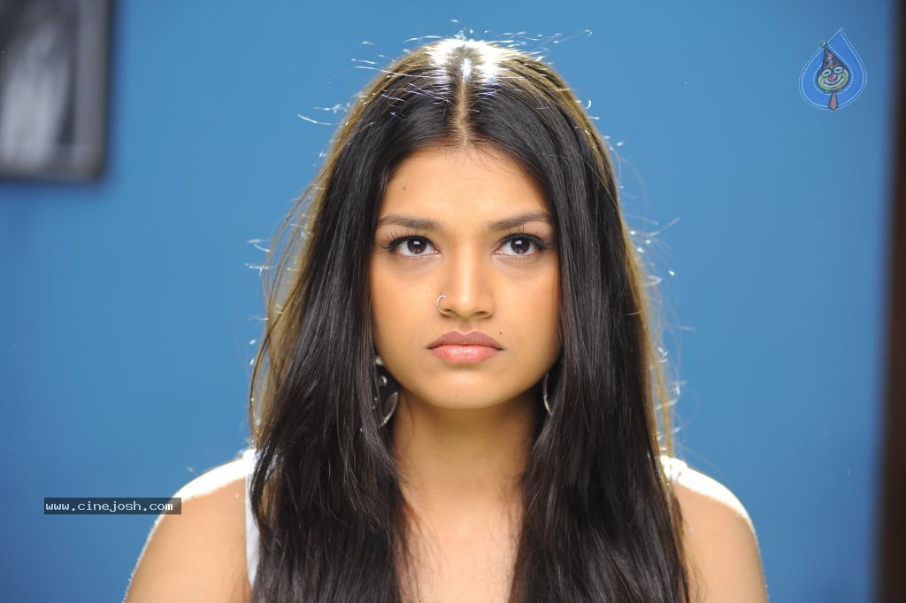 Tara Alisha Hot Stills - 14 / 58 photos