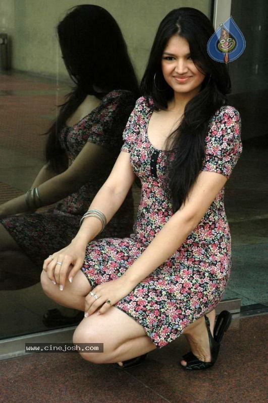 Tara Alisha New Stills - 33 / 79 photos