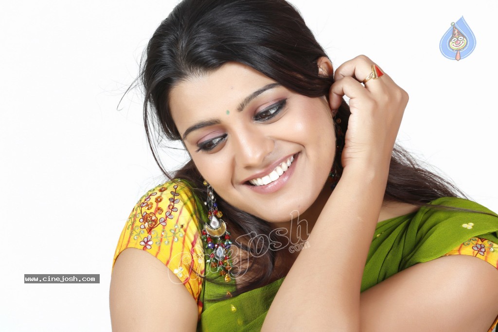 Tashu Kaushik Cute Stills - 33 / 152 photos