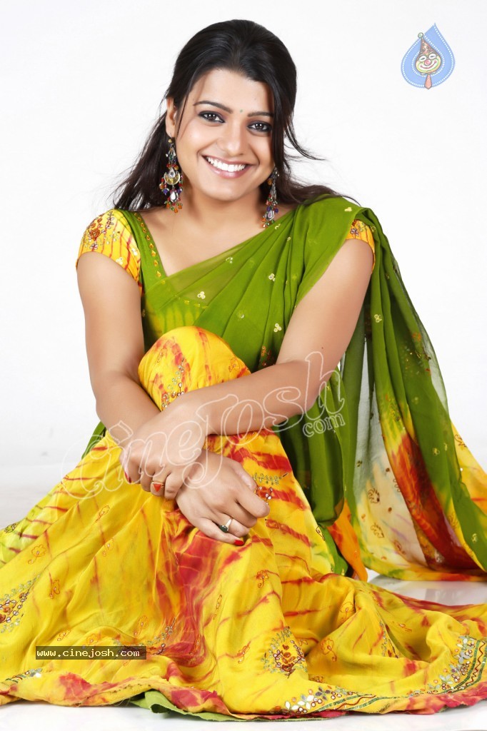 Tashu Kaushik Cute Stills - 36 / 152 photos