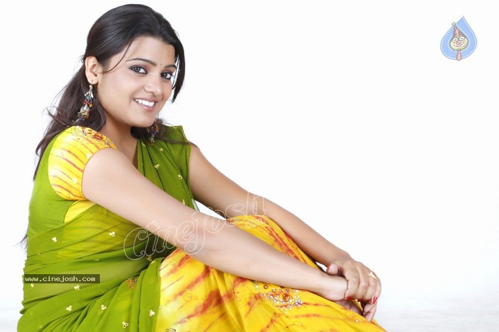 Tashu Kaushik Cute Stills - 121 / 152 photos