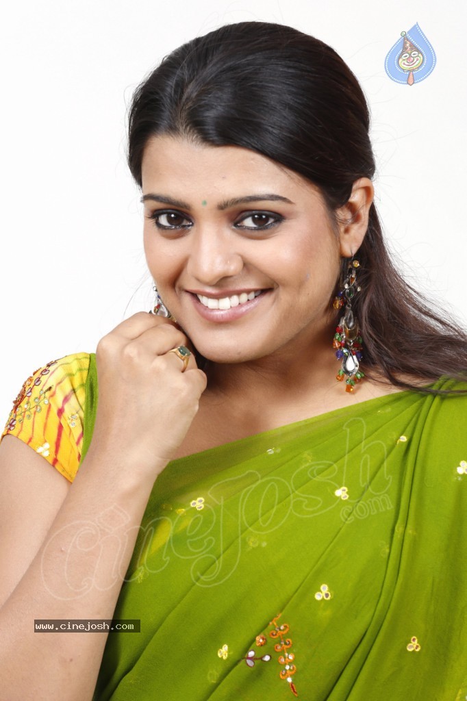 Tashu Kaushik Cute Stills - 137 / 152 photos