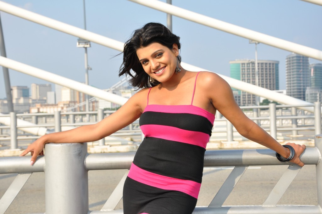 Tashu Kaushik Hot Images - 43 / 48 photos