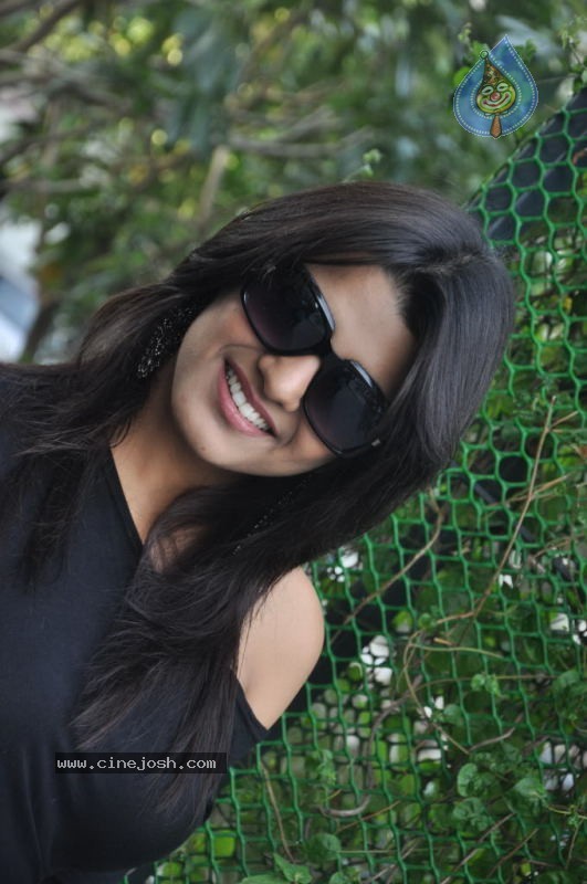 Tashu Kaushik Latest Photos - 24 / 76 photos