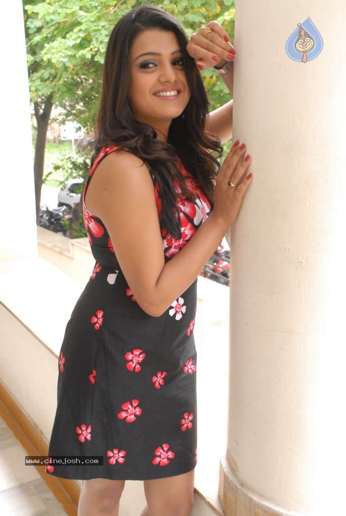 Tashu Kaushik Latest Photos - 25 / 65 photos