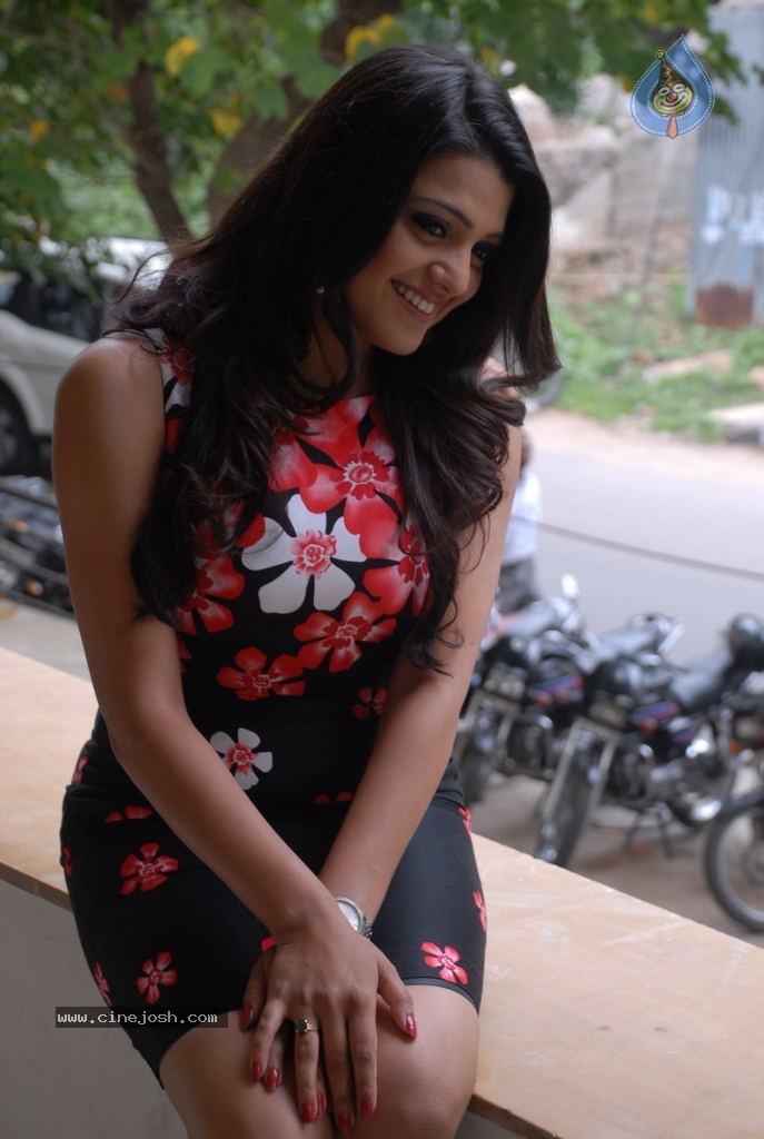 Tashu Kaushik Latest Photos - 53 / 65 photos