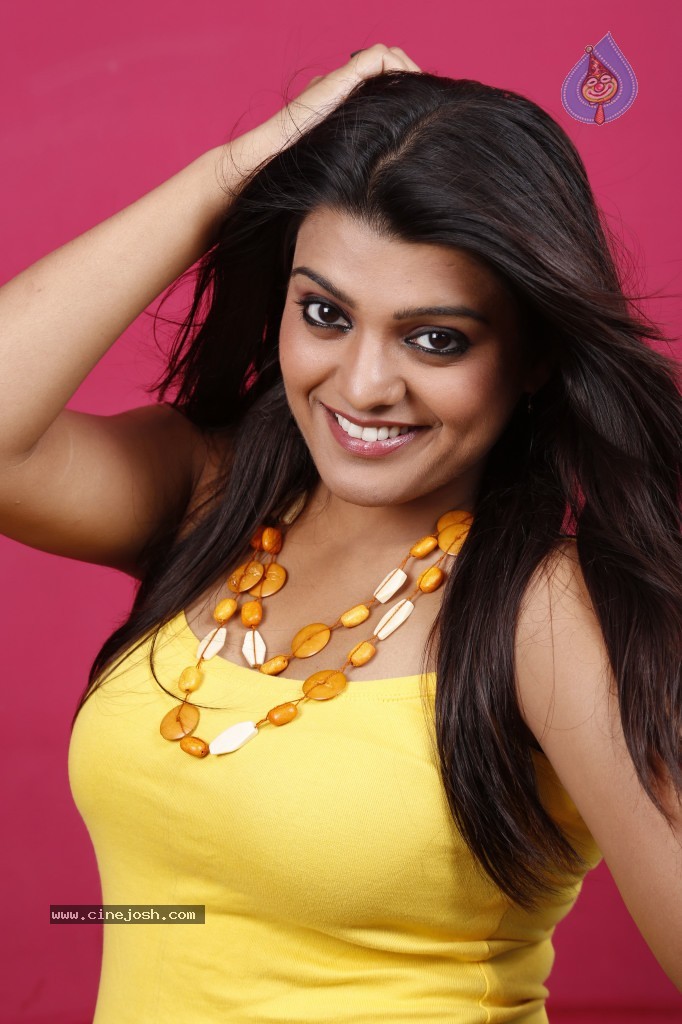 Tashu Kaushik New Hot Gallery - 62 / 132 photos