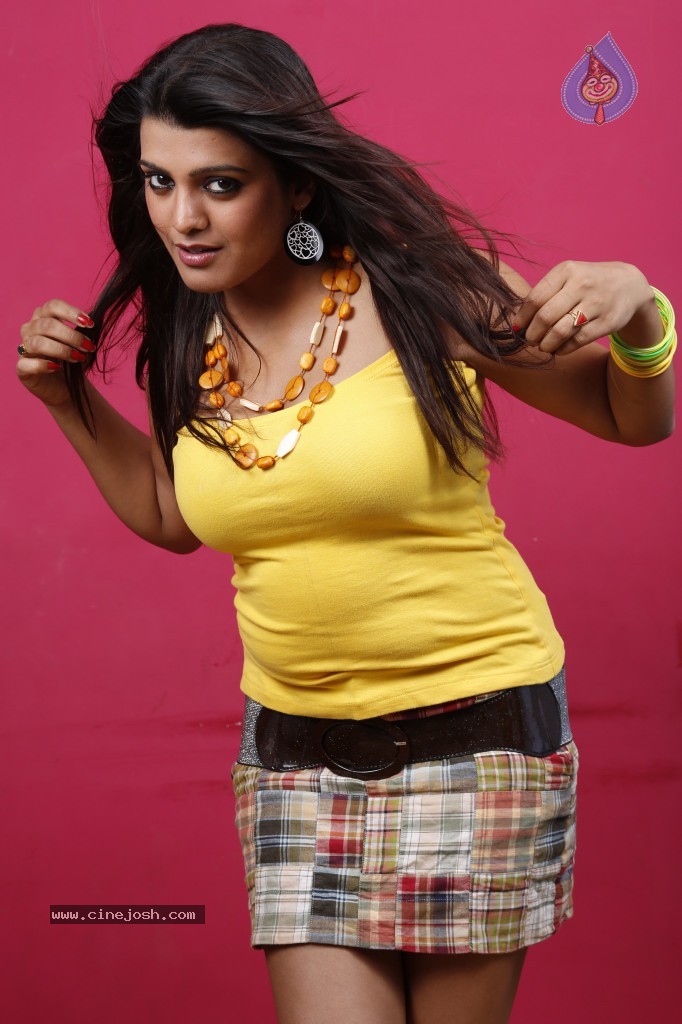 Tashu Kaushik New Hot Gallery - 93 / 132 photos