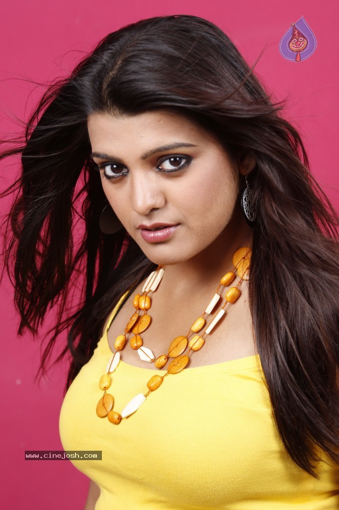 Tashu Kaushik New Hot Gallery - 98 / 132 photos