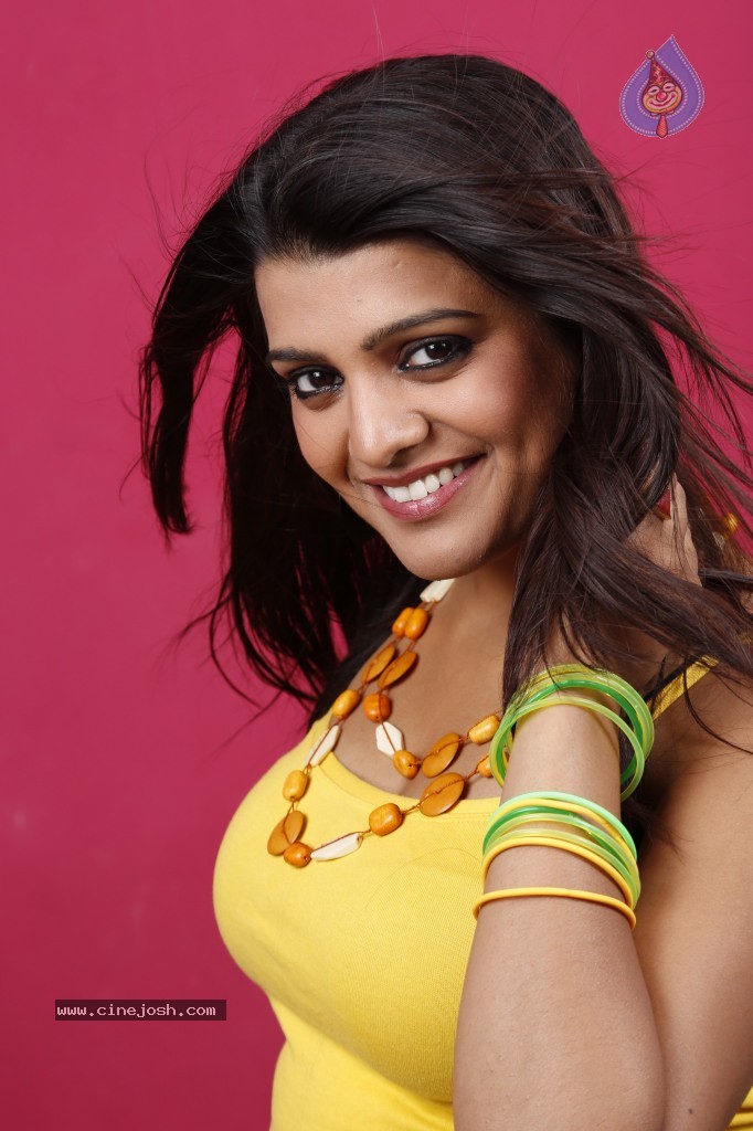 Tashu Kaushik New Hot Gallery - 127 / 132 photos