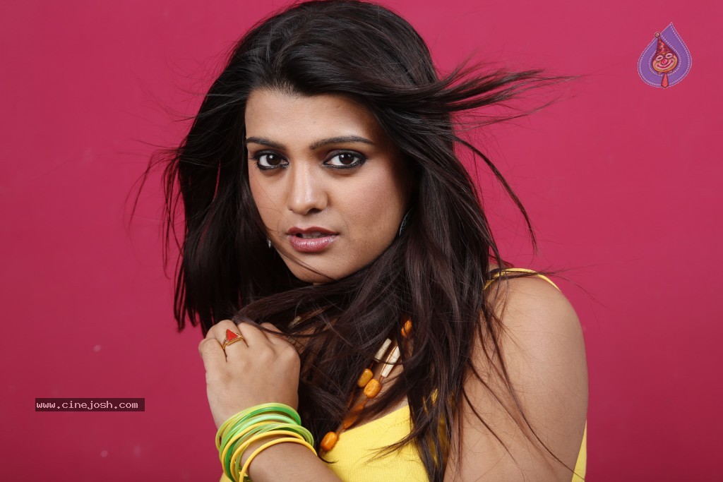 Tashu Kaushik New Hot Gallery - 129 / 132 photos
