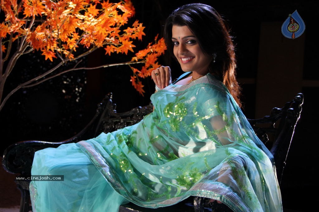 Tashu Kaushik New Pics - 14 / 68 photos