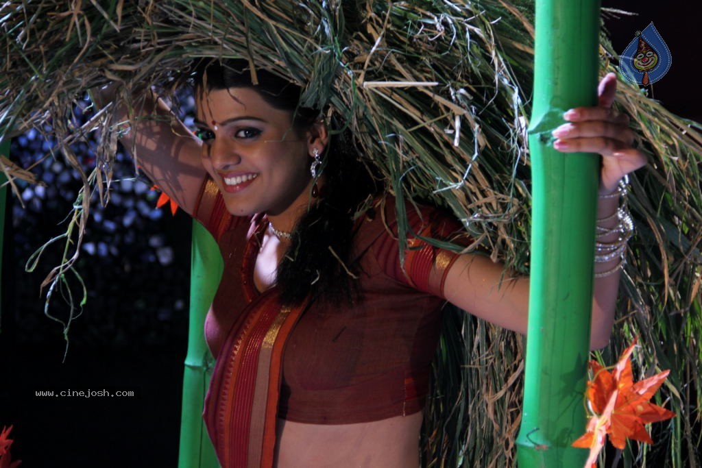 Tashu Kaushik New Pics - 51 / 68 photos