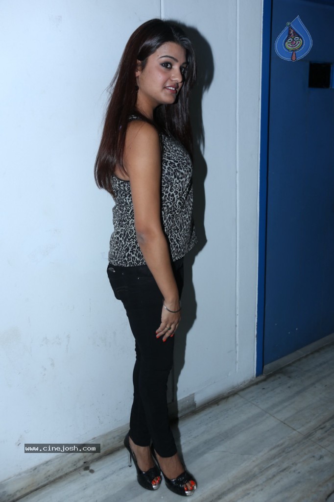 Tashu Kaushik New Pics - 40 / 53 photos