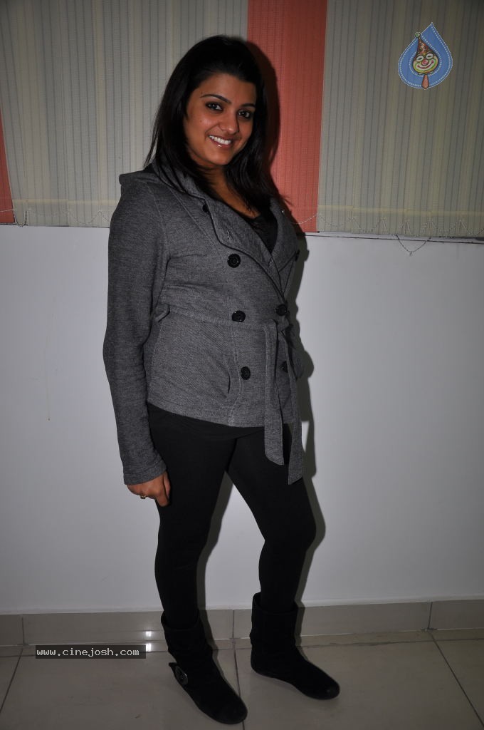 Tashu Kaushik New Stills - 28 / 76 photos