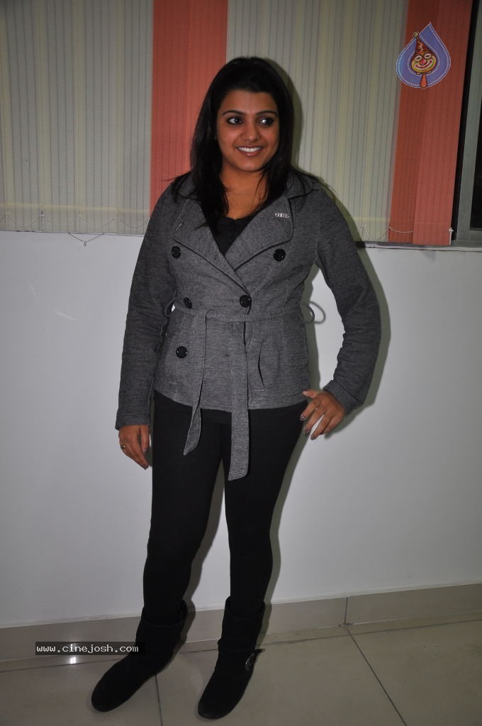 Tashu Kaushik New Stills - 29 / 76 photos