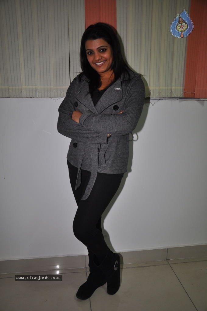 Tashu Kaushik New Stills - 34 / 76 photos