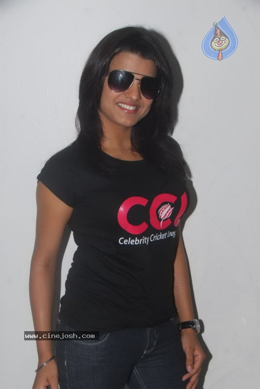 Tashu Kaushik Photos - 11 / 63 photos