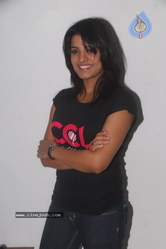 Tashu Kaushik Photos - 19 / 63 photos