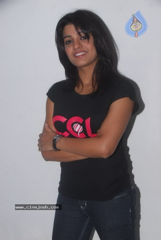 Tashu Kaushik Photos - 52 / 63 photos