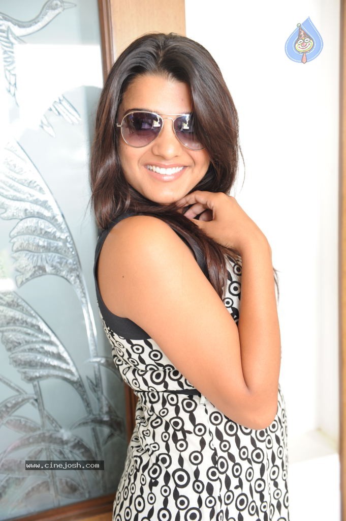 Tashu Koushik Latest Stills - 11 / 90 photos