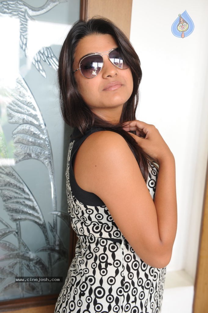 Tashu Koushik Latest Stills - 59 / 90 photos