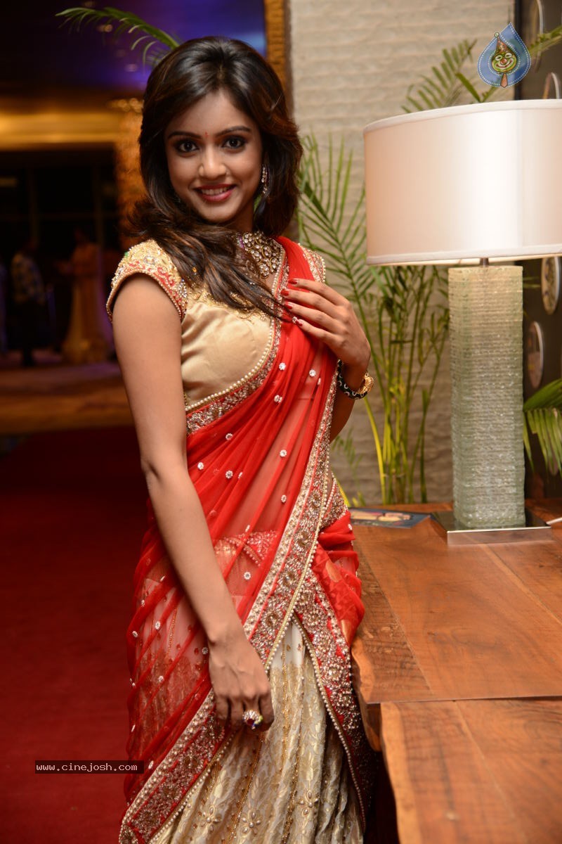 Vithika Seru New Photos - 1 / 53 photos