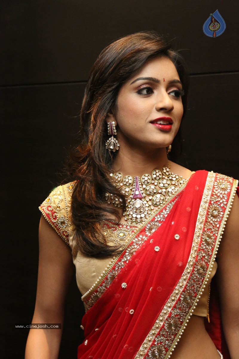 Vithika Seru New Photos - 31 / 53 photos