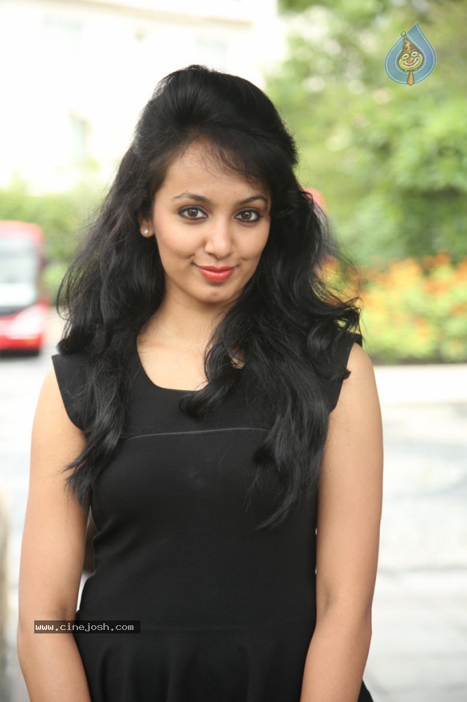 Tejaswi New Stills - 8 / 88 photos