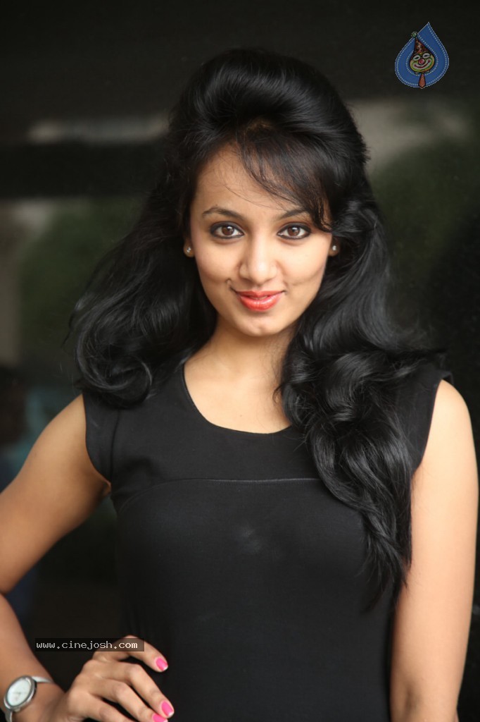 Tejaswi New Stills - 15 / 88 photos