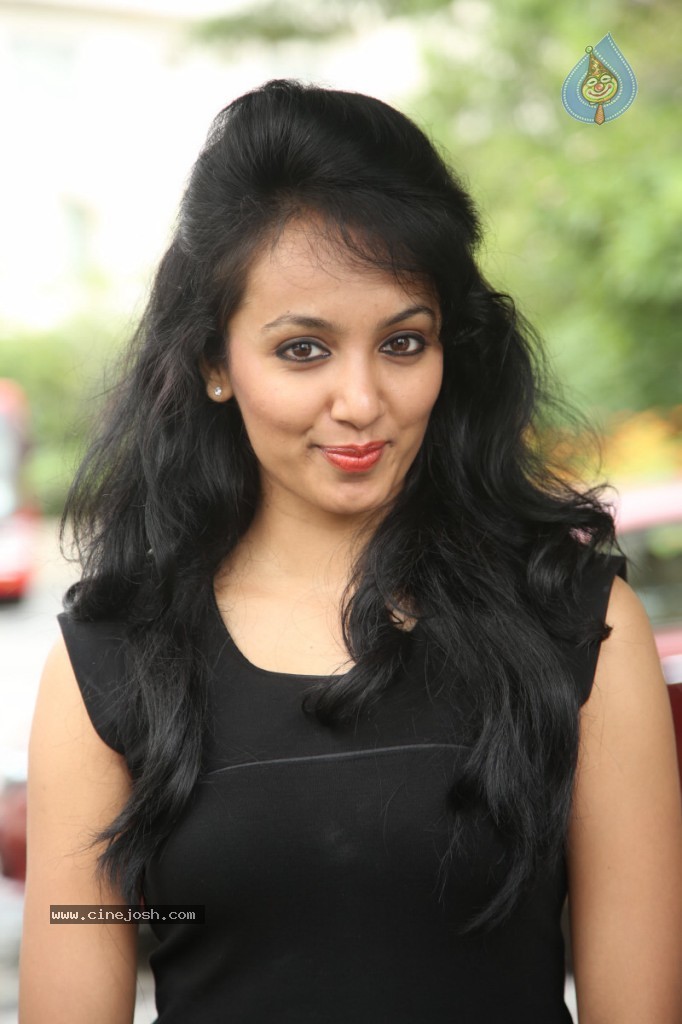 Tejaswi New Stills - 28 / 88 photos