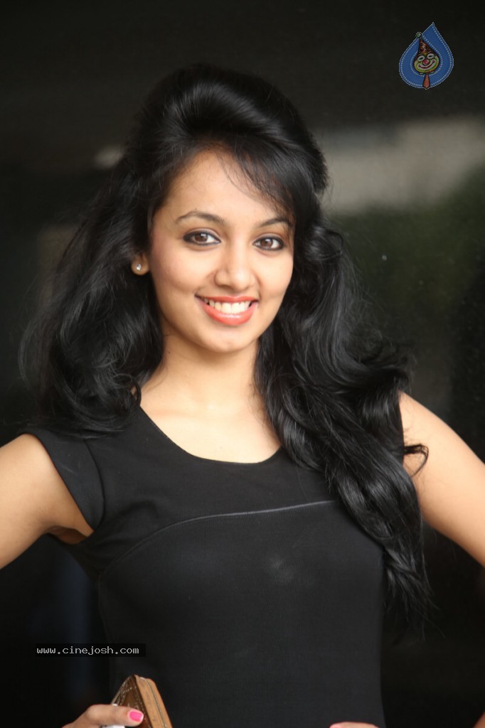 Tejaswi New Stills - 36 / 88 photos