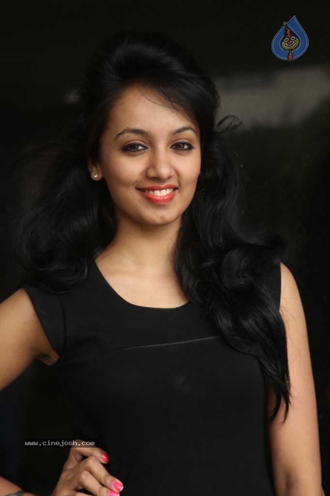 Tejaswi New Stills - 38 / 88 photos