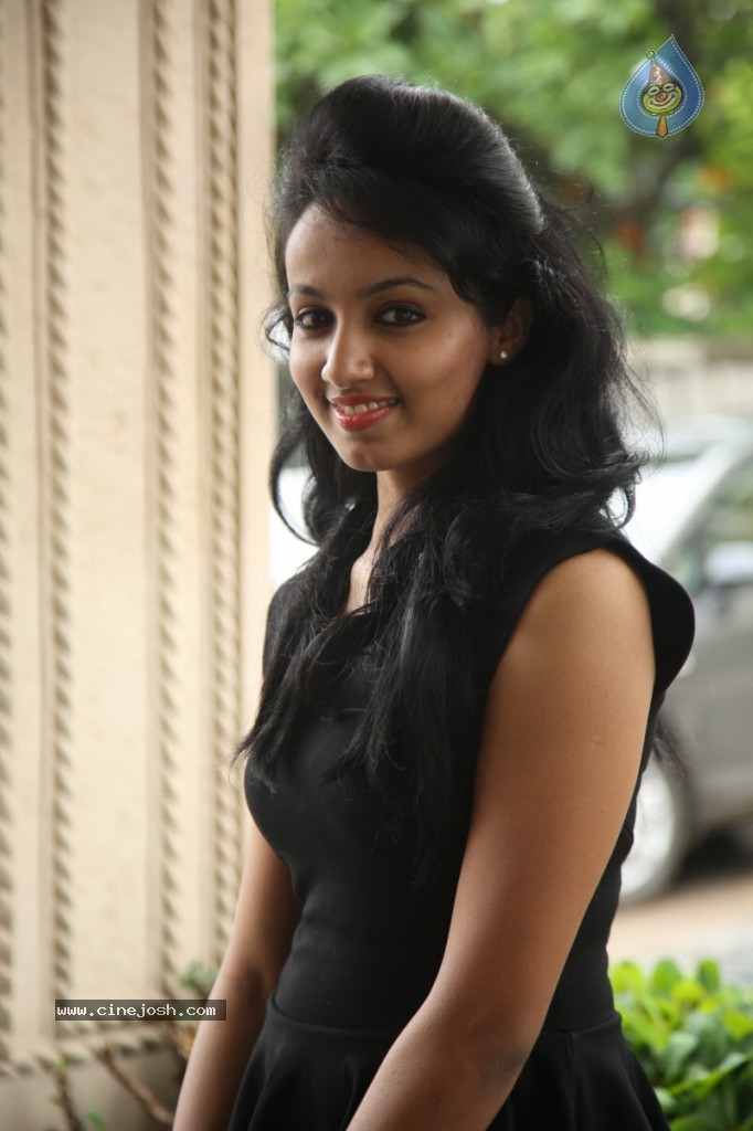 Tejaswi New Stills - 43 / 88 photos