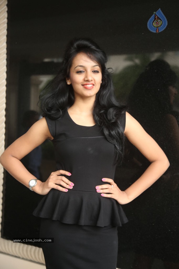 Tejaswi New Stills - 51 / 88 photos