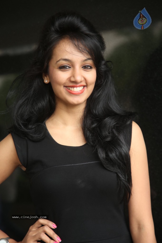 Tejaswi New Stills - 55 / 88 photos